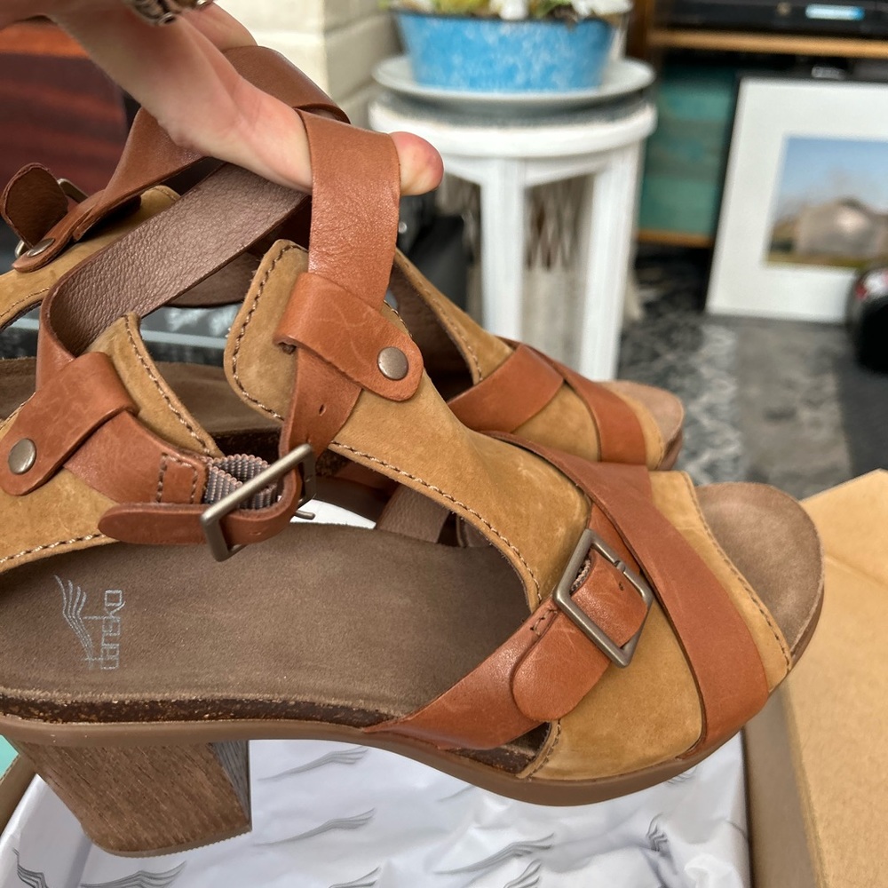 Dansko Dominique Leather Camel size 7